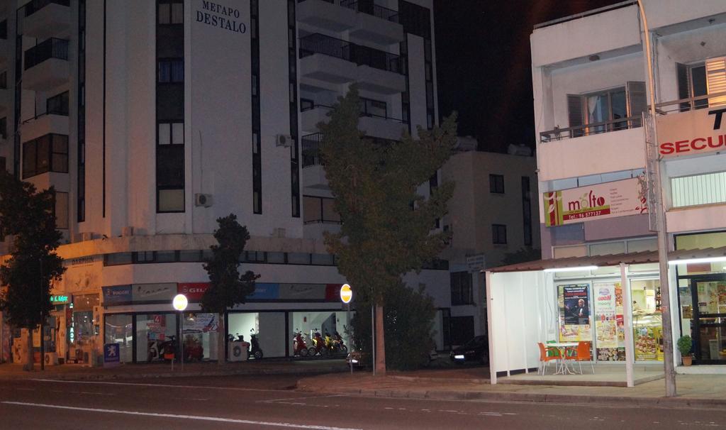 Destalo Court Larnaca Apartment Zewnętrze zdjęcie